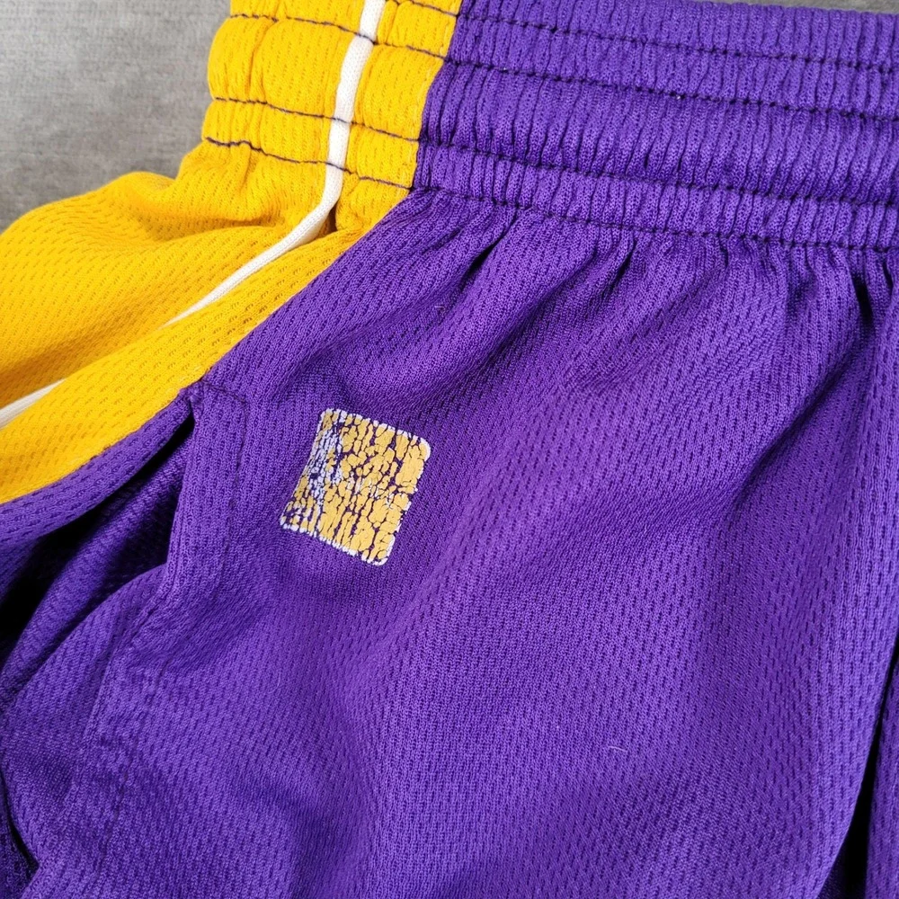 NBA Hardwood Classics Los Angeles Lakers‎ Mesh Basketball Shorts Boys Med Purple